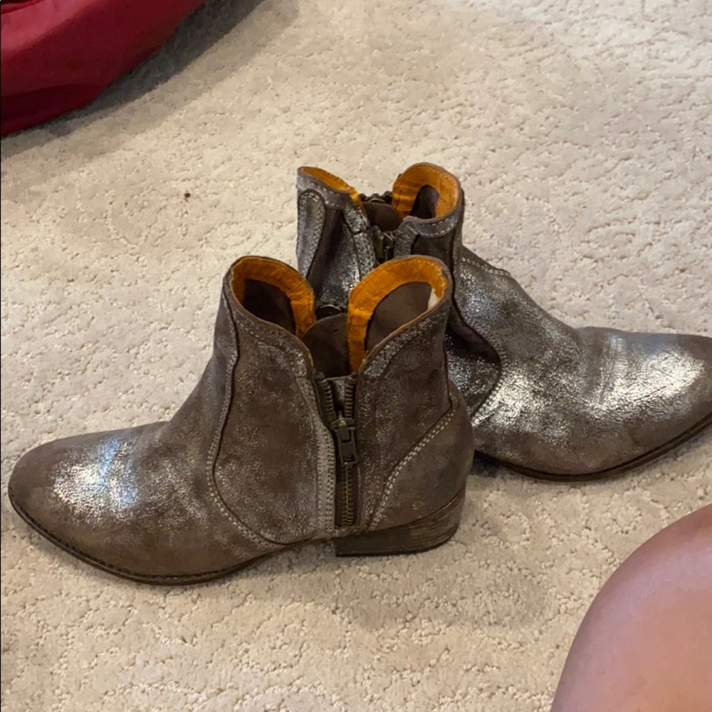 seychelles booties. super cute. size 6